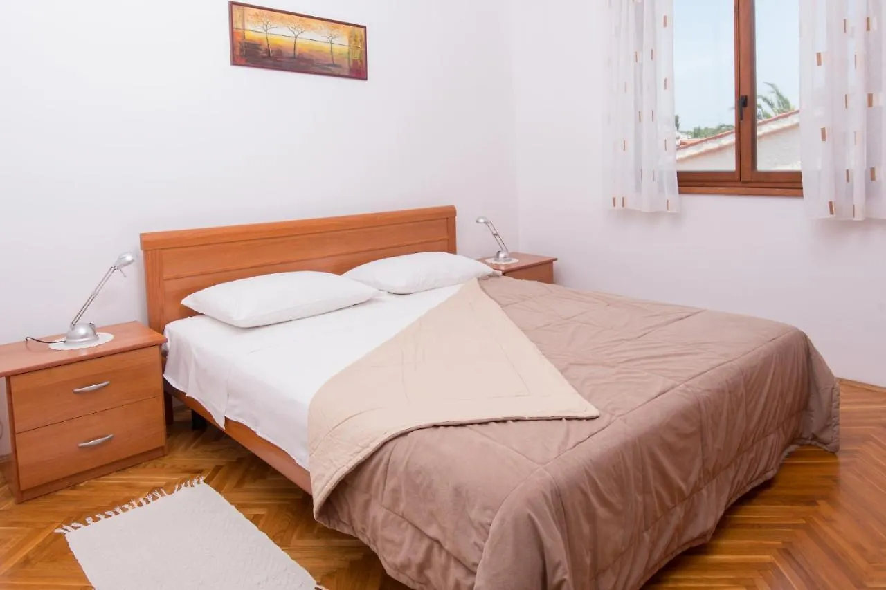 Apartments Mira 1 Premantura Croatia