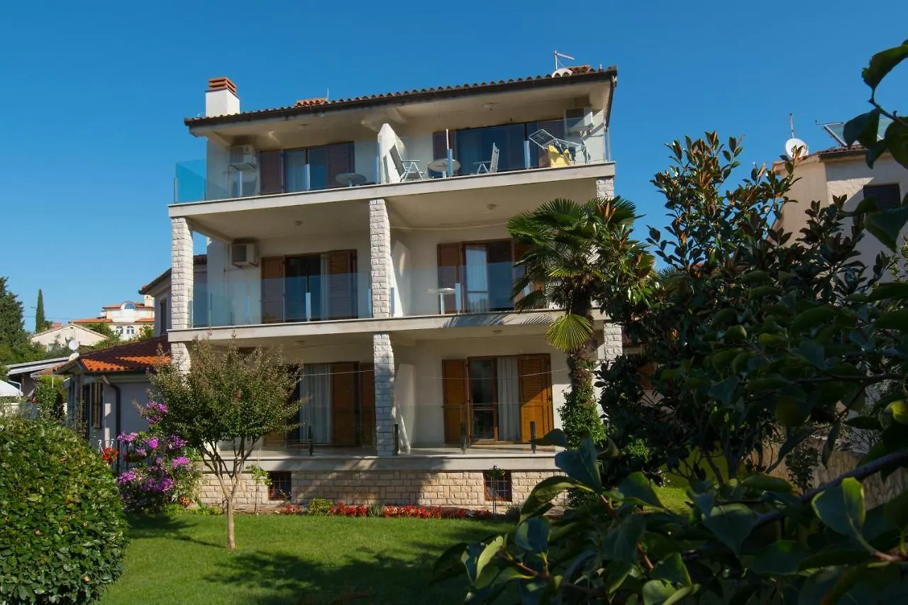Apartments Mira 1 Premantura Croatia